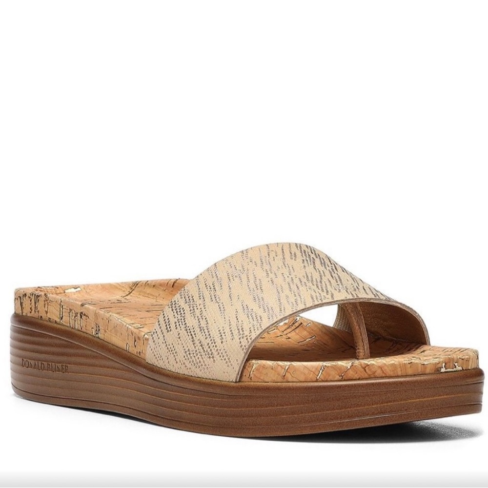 Donald Pliner Fiji wedge sandals size 6.5 EUC